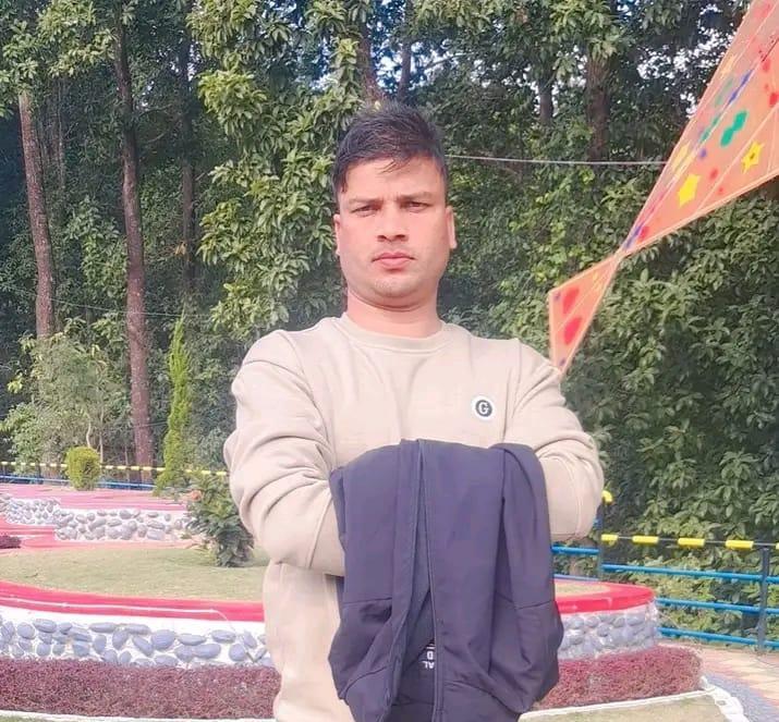 हरेश यादव, प्रधानाध्यापक